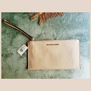 Micheal Kors LG Zip Clutch Wrist Leather